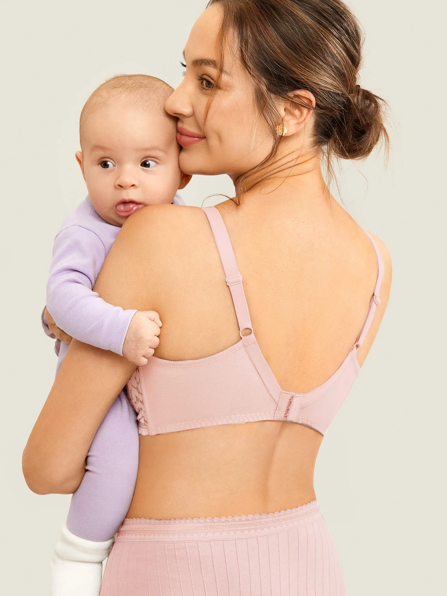 Lace Hands Free Pumping Bra - Image 16